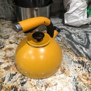 Circulon Yellow Kettle Vintage